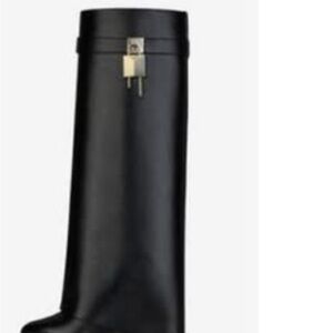 Stylish Black Boots with Metallic Lock